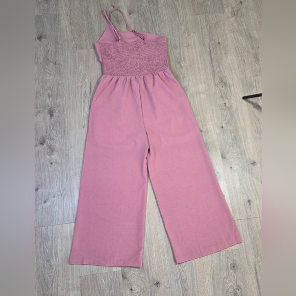 Chic Pink Sleeveless Jumpsuit with Wide-Leg Design - Picture 3 of 4